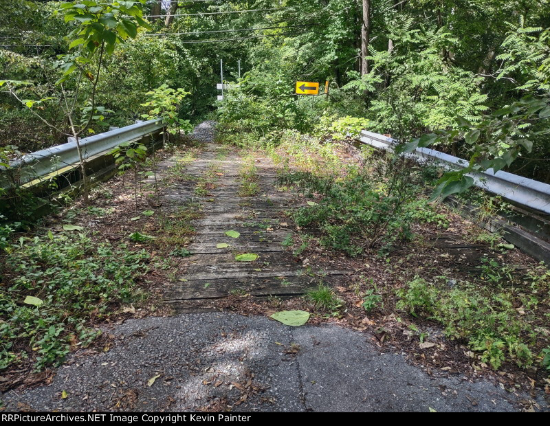 Calcium Rd. overpass